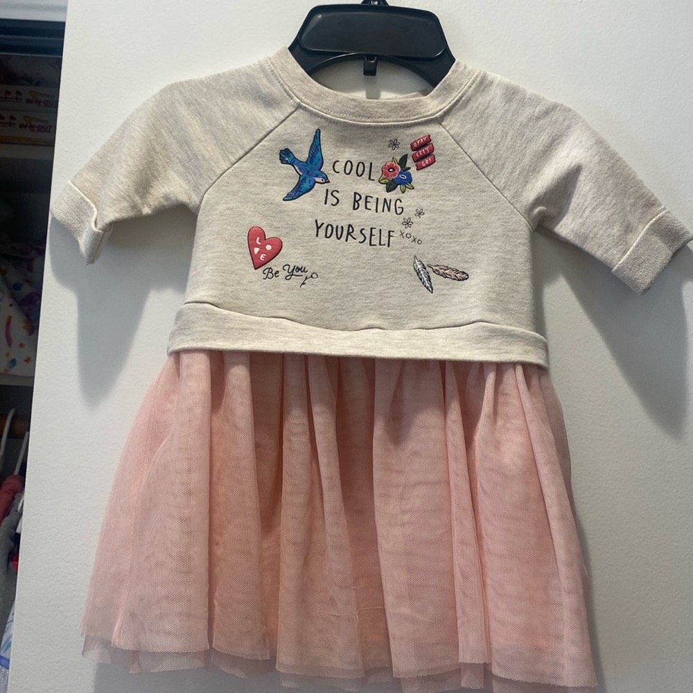 Old Navy dress 12-18 M